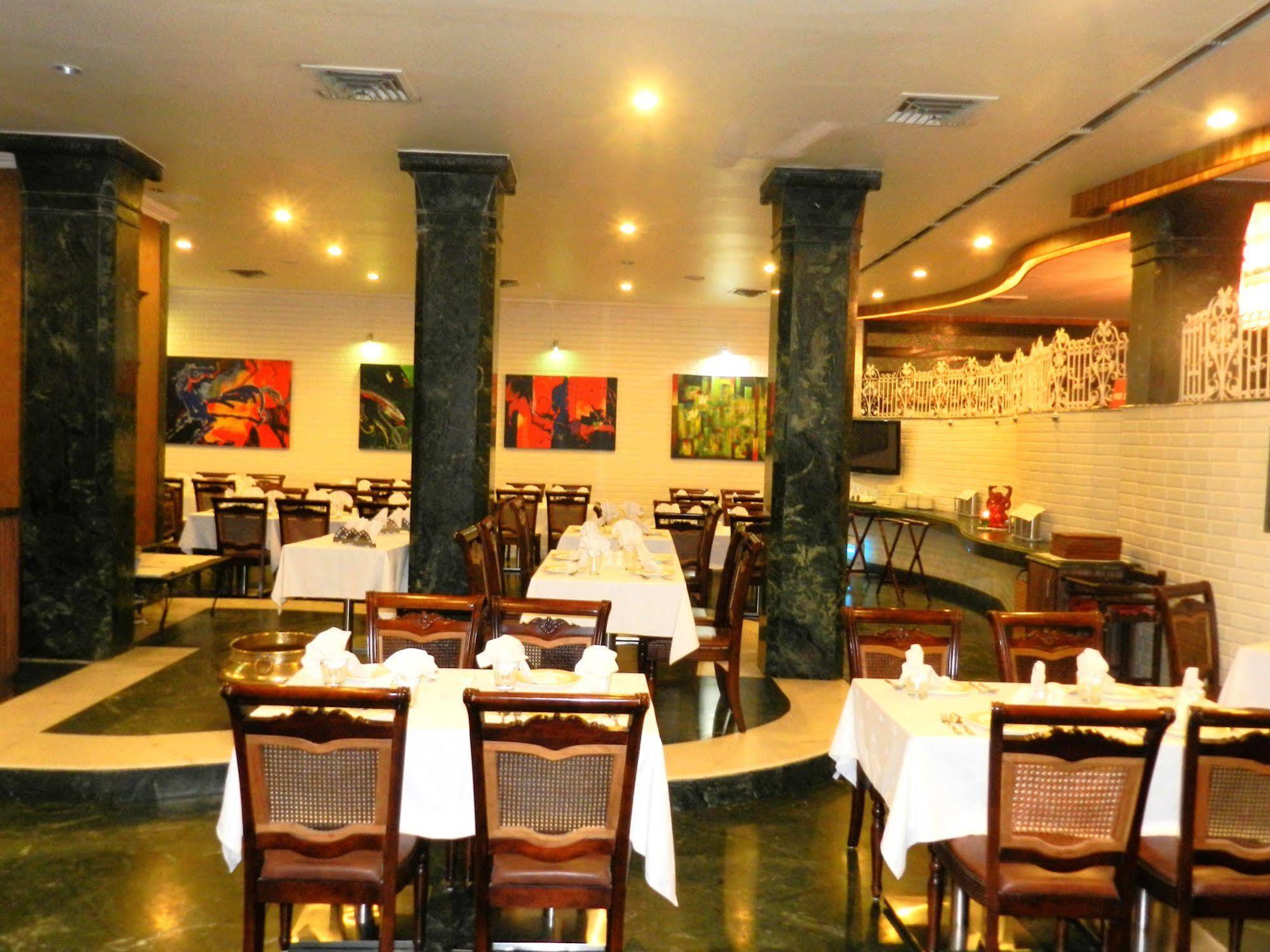Amarpreet, Chhatrapati Sambhajinagar - Am Hotel Kollection Aurangabad  Restaurang bild